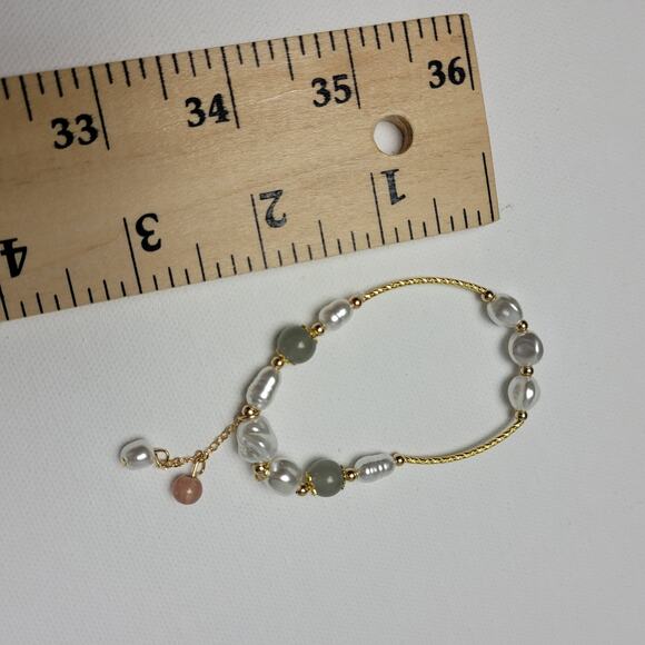 Beaded Women's Stretch Bracelet Gold Chain White and Pink - Picture 3 of 6